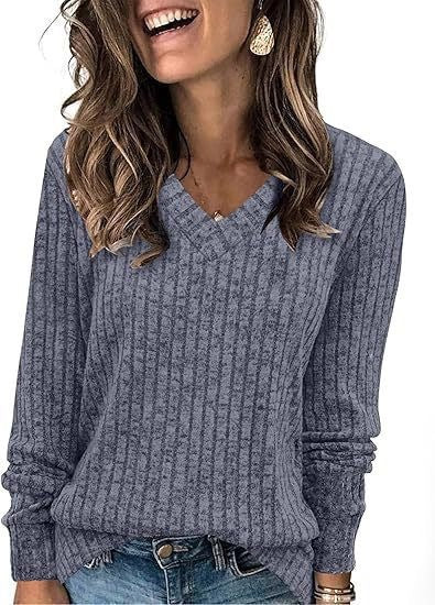 Pull en maille pour femmes avec décolleté en V et design côtelé structuré Chic und Stil