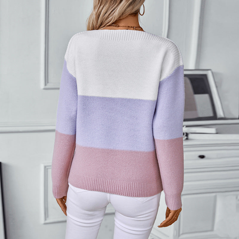 Pull en tricot à la mode pour femmes avec des détails de bouton décoratifs et des rayures block.