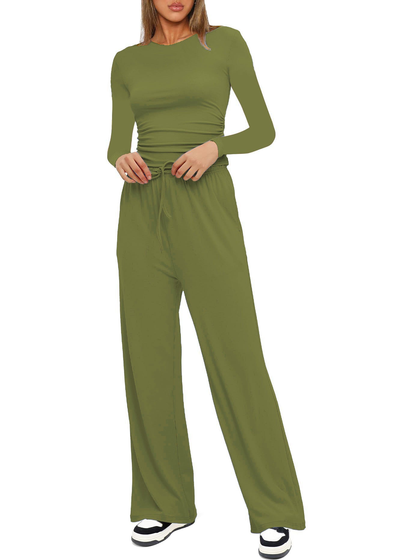 Costume de lounge confortable pour femmes avec un pantalon large Chic und Stil