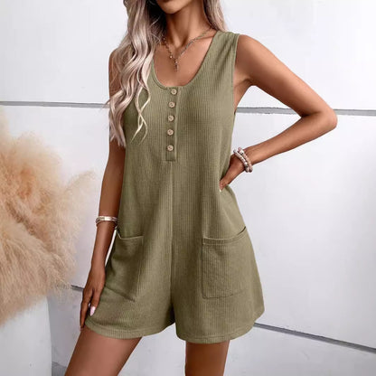 Women's casual jumpsuit in breathable waffle weave with button placket and practical pockets. Chic and stylish.