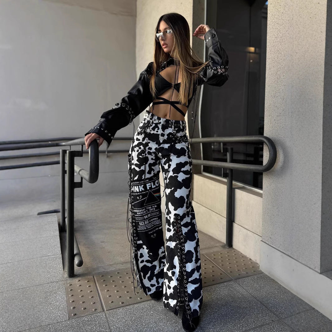 Dames Jeans larges à la mode avec imprimé vache accrocheur et détails de lacets Chic und Stil