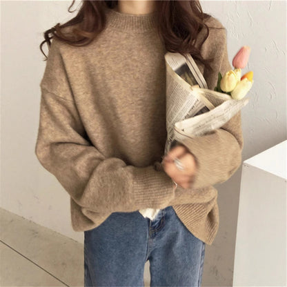Oversized knitted pullover for women with a soft material and a relaxed fit Chic and Style