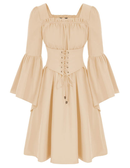 Robe médiévale femme avec des manches fluides et un détail de laçage Chic und Still