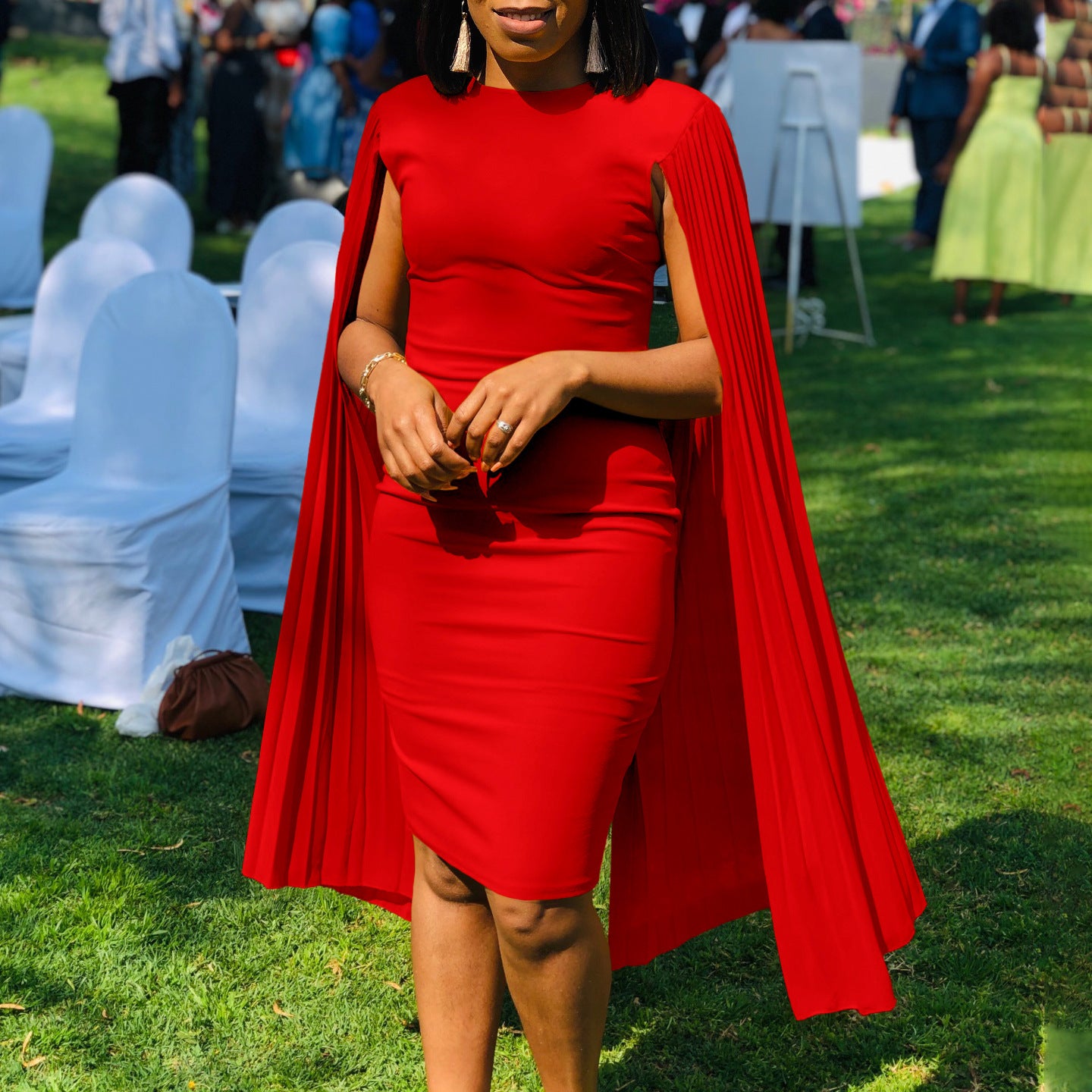 Femme Robe élégante avec des manches plissées raffinées et une coupe cintrée Chic und Stil