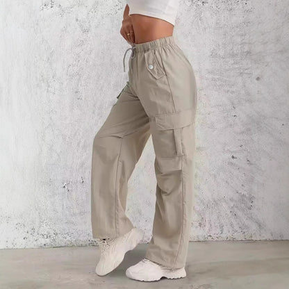 Chic and Style Women's cargo pants with a practical elastic waistband and trendy side pockets