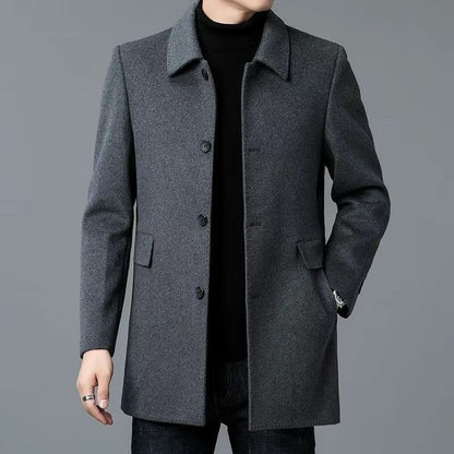 Elegant wool coat for men with classic lapels and pockets Chic und Stil
