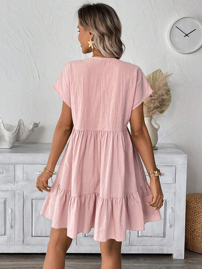 Robe d'été courte pour femmes avec décolleté en V profond et bas de volants Chic und Stil