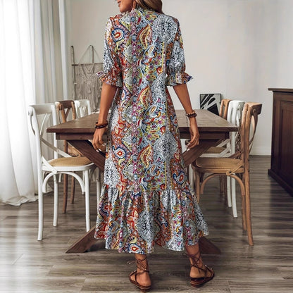Robe maxi femme avec motif Paisley coloré et volant à la mode Chic und Stil