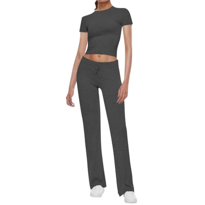 Women's sports set consisting of a crop top and wide pants Chic und Stil