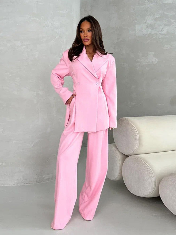 Trendy women's jacket and pants set with elegant details Chic and Style