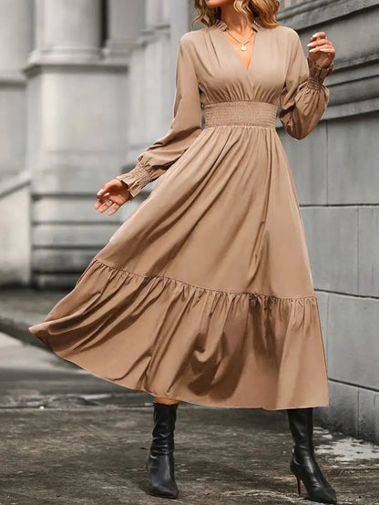 Robe maxi femme avec un élégant décolleté en V et des manches volumineuses Chic und Stil