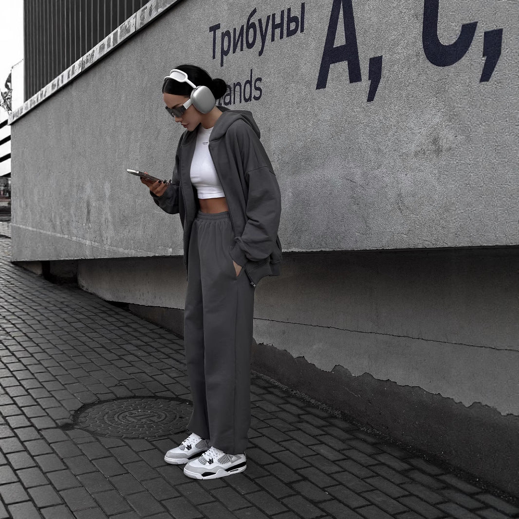 Casual outfit for women with wide pants and sporty jacket Chic and Style