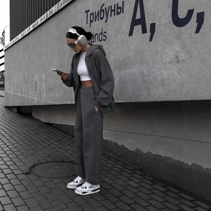 Casual outfit for women with wide pants and sporty jacket Chic and Style