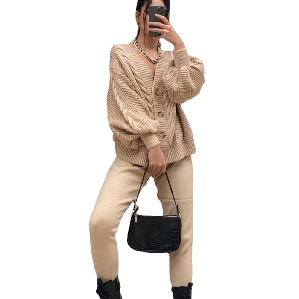 Dames gros tricot cardigan avec décolleté en V et boutons Chic und Stil