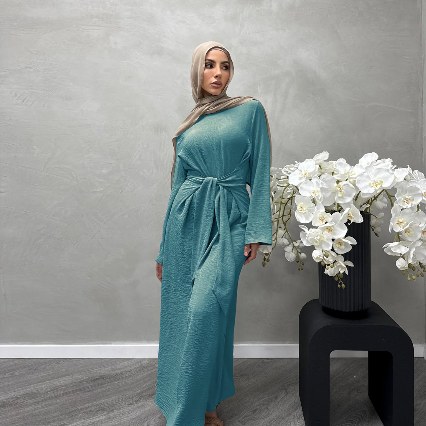 Robe maxi féminine tendance en tissu fluide avec des manches larges Chic und Stil
