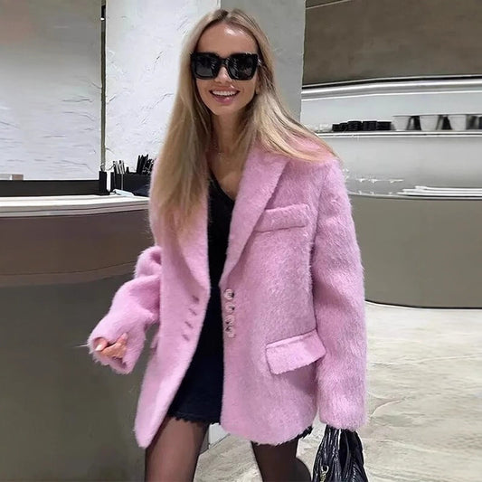 Blazer élégant pour femmes avec douce fourrure et détails décoratifs en boutons Chic und Stil