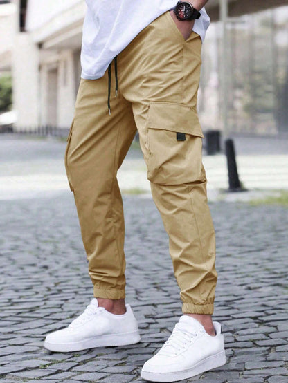 Men's cargo pants with practical side pockets and elastic cuffs Chic and Style