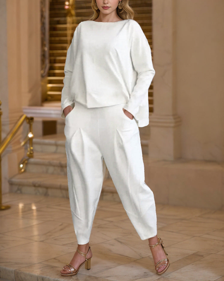Elegant ensemble for women with casual top and comfortable pants Chic and Style