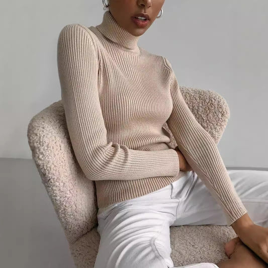 Pull-over à col roulé pour dames avec un design côtelé et une coupe décontractée Chic und Stil