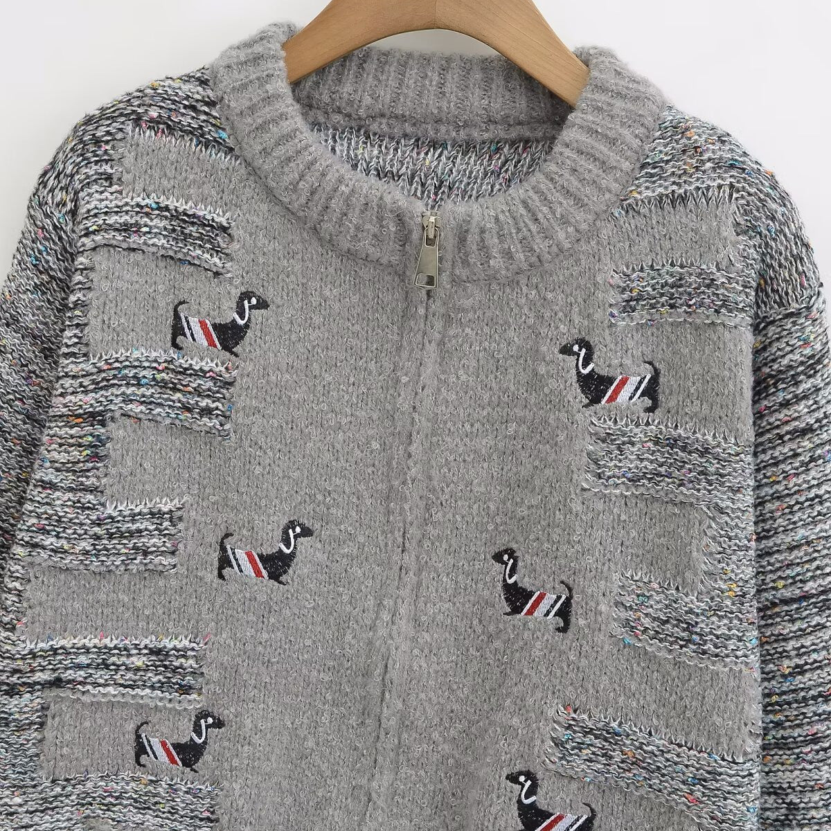Dame gilet en tricot avec motif d'oiseau coloré Chic und Stil