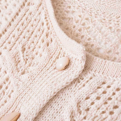 Dames cardigan avec un magnifique motif ajouré et un ourlet ondulé Chic und Stil