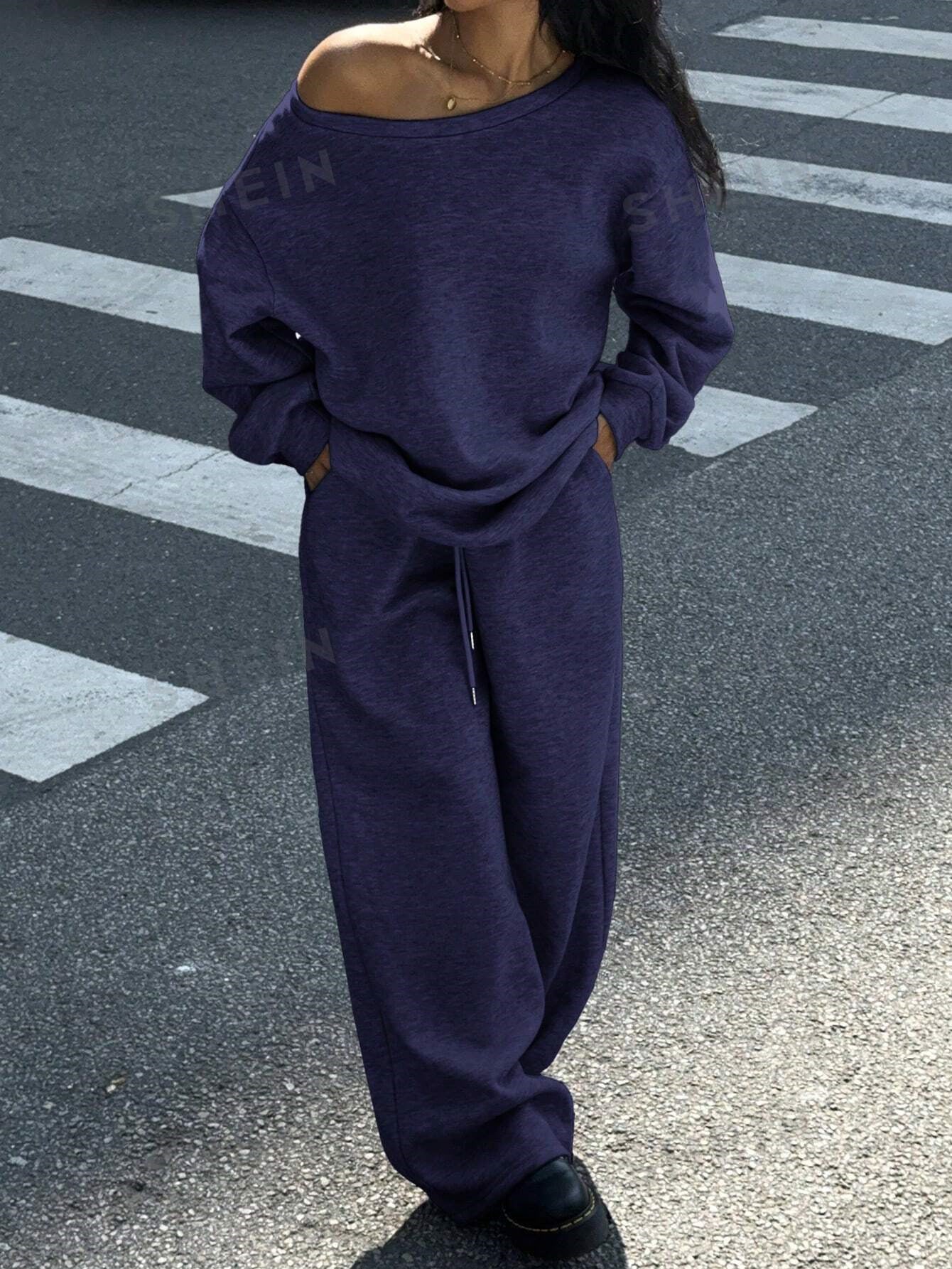 Ladies Oversized Sweatshirt and Relaxed Pants Chic and Style