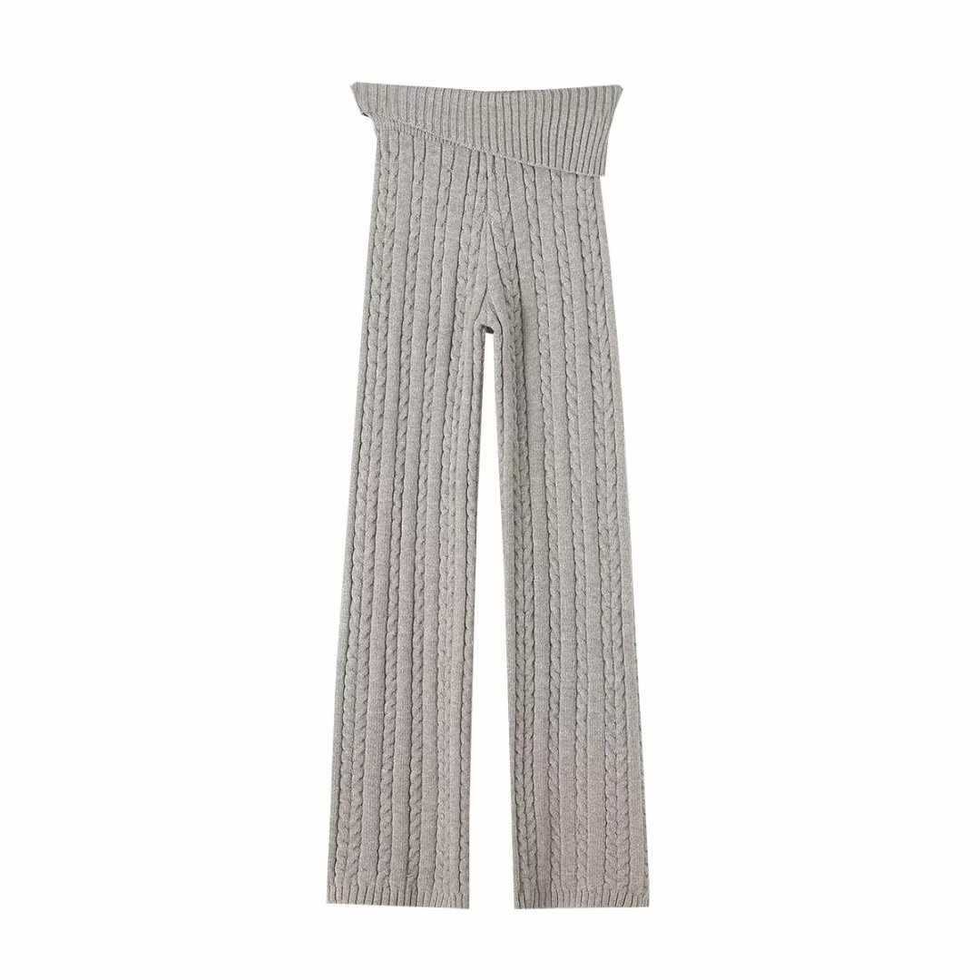Comfortable knit pants for women with an elegant belt Chic und Stil