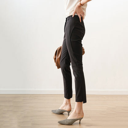 Pantalon de bureau pour femmes, ajusté et longueur cheville Chic und Stil