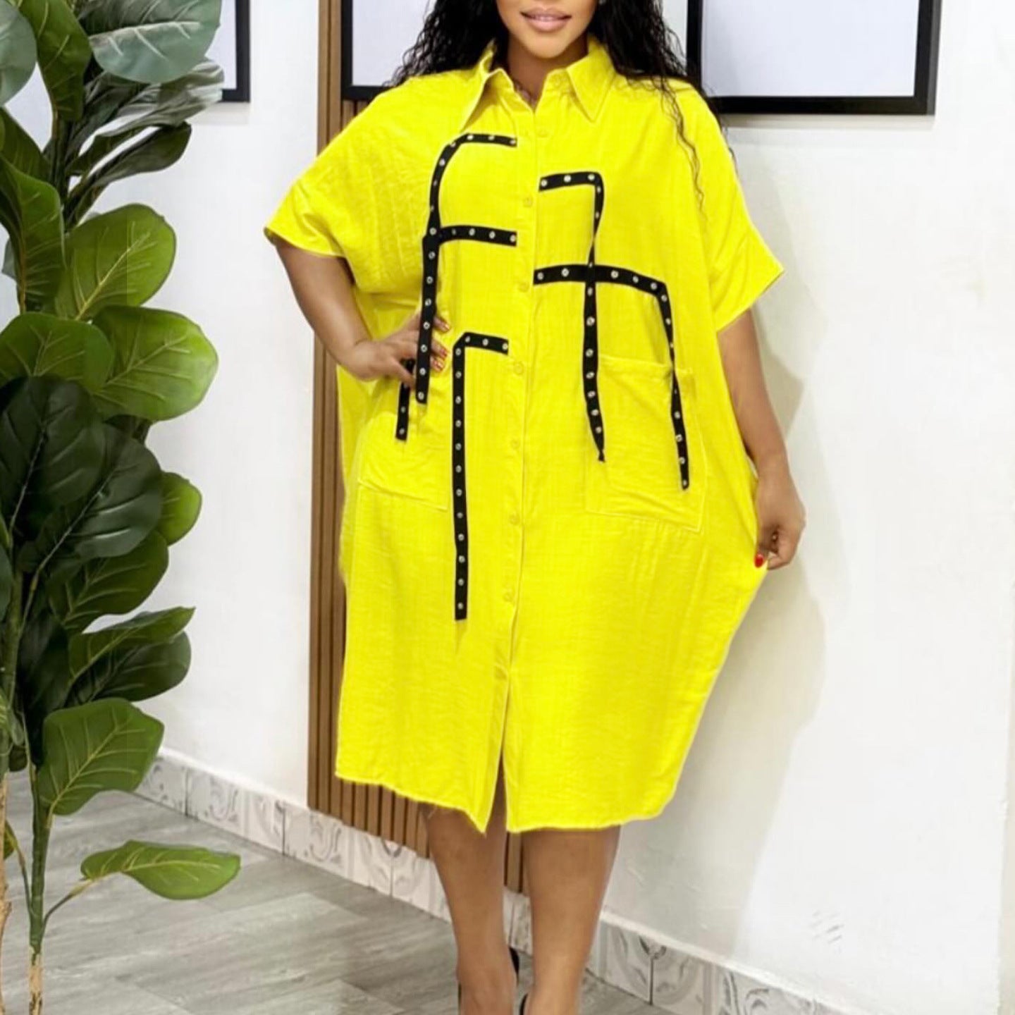 Chemisier oversize pour femmes avec des détails tendance et des bretelles contrastées Chic und Stil