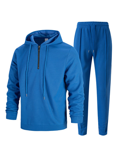 Men's sporty hoodie and jogging pants set in breathable material with chic and stylish accents