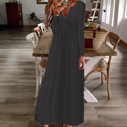 Robe maxi pour dames avec un motif en dentelle délicate et décolleté en V Chic und Stil