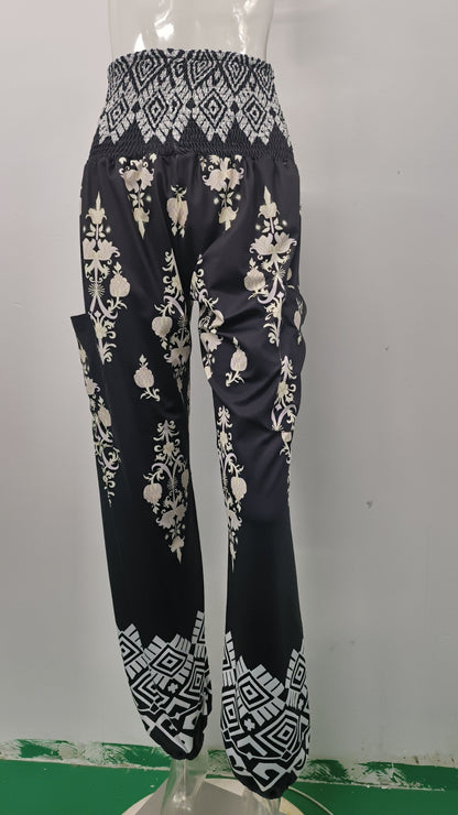Wide Palazzo pants for women with colorful Paisley pattern and elastic waistband Chic und Stil