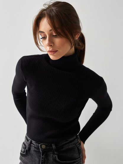 Pull-over à col roulé pour dames avec un design côtelé et une coupe décontractée Chic und Stil