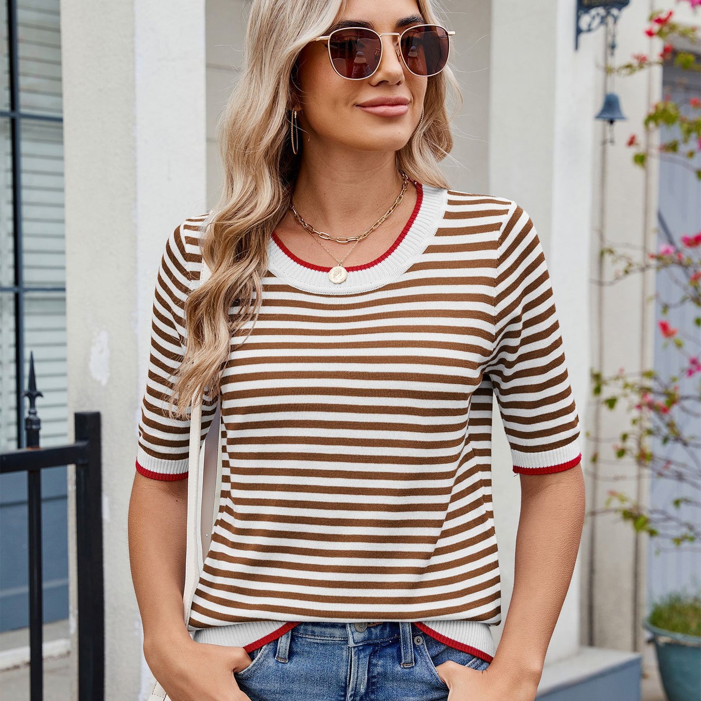 Pull femme à rayures avec encolure contrastée et coupe décontractée Chic und Stil