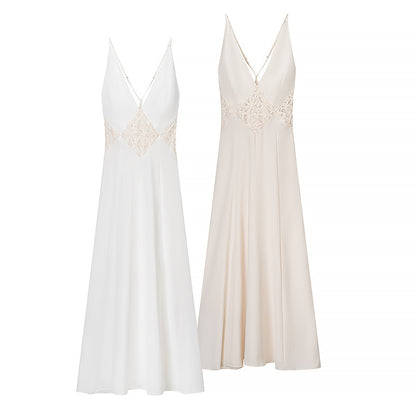 Robe maxi à manches longues pour femmes avec décolleté en V raffiné et ornement en dentelle artistique Chic und Stil