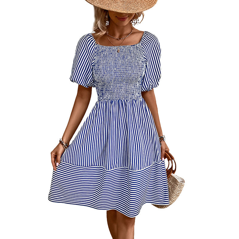 Robe A-ligne smockée pour femmes avec manches bouffantes Chic und Stil