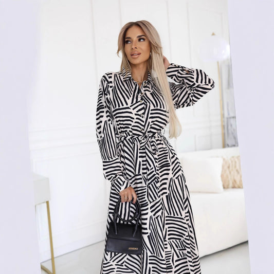 Robe chemise pour femmes avec motif rayé et ceinture à la taille Chic und Stil