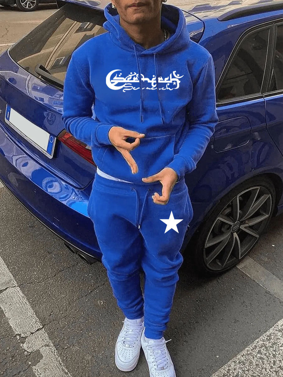 Hoodie and jogging pants set for men with a stylish star pattern Chic und Stil