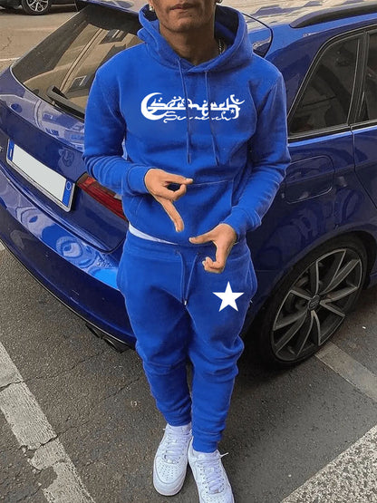 Hoodie and jogging pants set for men with a stylish star pattern Chic und Stil