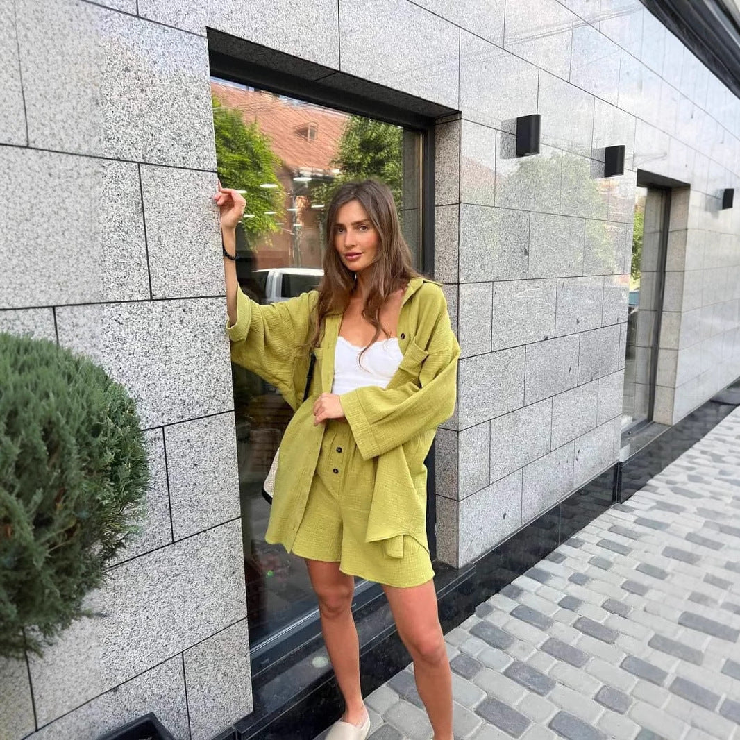 Ensemble de chemise à carreaux décontractée et de shorts pour dames Chic und Stil