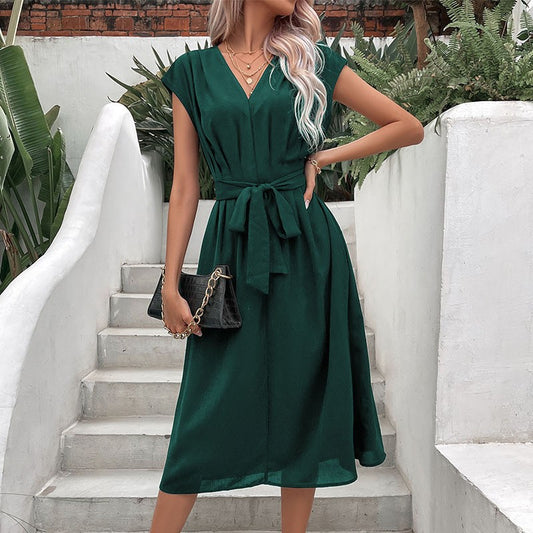 Robe midi élégante cintrée à la taille pour femmes Chic und Stil
