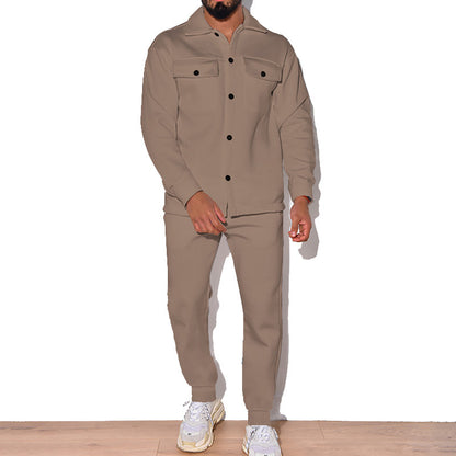 Casual men's set consisting of a shirt and jogger pants Chic und Stil