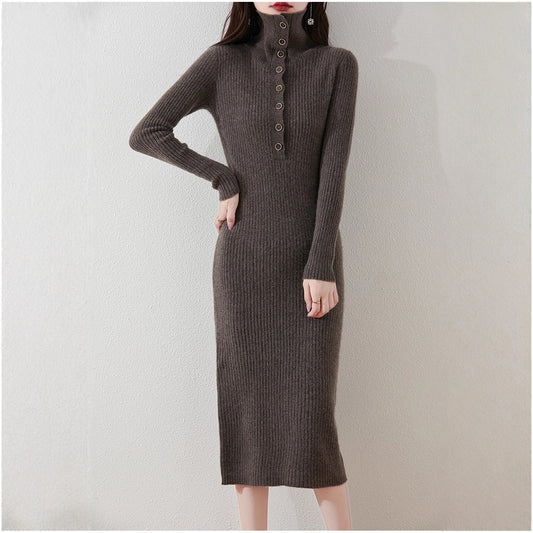 Robe en tricot pour femmes avec col haut et détails de boutons Chic und Stil