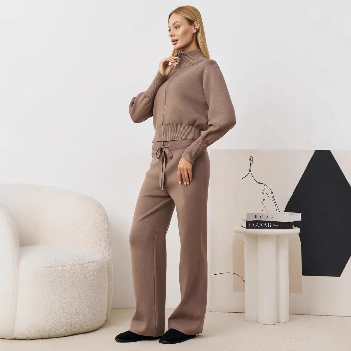 Dames combinaison tricot confortable avec col haut et détails de lacets latéraux Chic und Stil