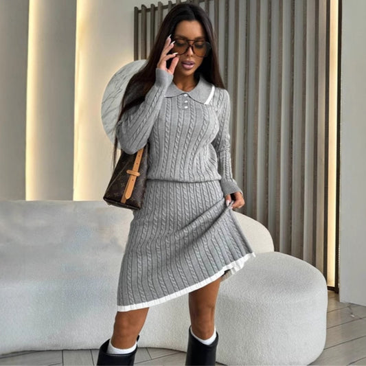 Robe en tricot pour femmes avec élégante patte de boutonnage et décolleté en V Chic und Stil