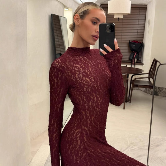 Robe maxi pour femmes en fine dentelle avec manches longues et design hautement fermé Chic und Stil