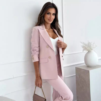 Elegant women's jacket with double-breasted buttons and chic modern details