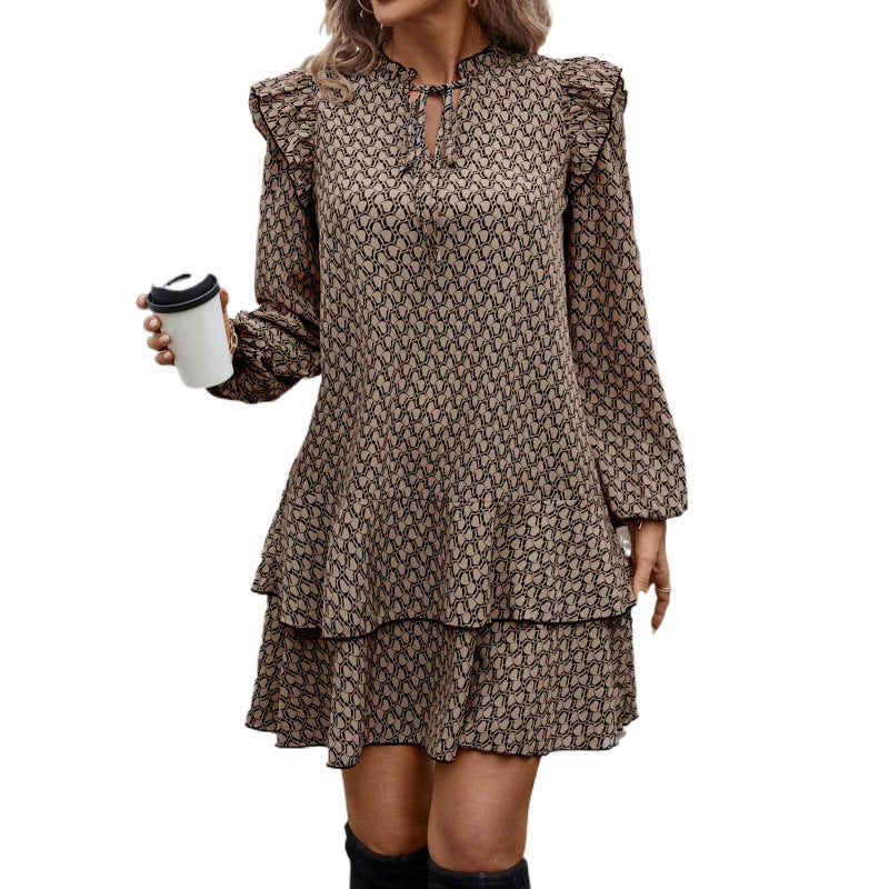 Robe de loisirs pour femmes avec un design romantique à volants et une encolure en forme de clé Chic und Stil