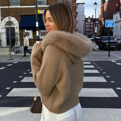 Dames cardigan avec capuche en fausse fourrure Chic und Stil