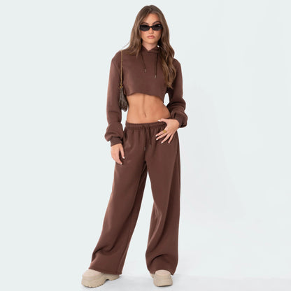 Cropped sports hoodie set for women and loose jogger pants Chic und Stil